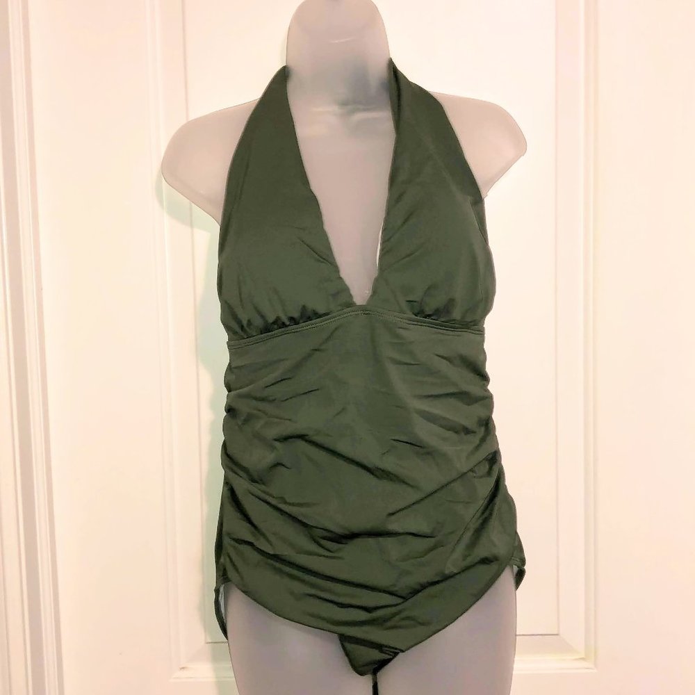 Flattering one piece swimsuit NWOT.